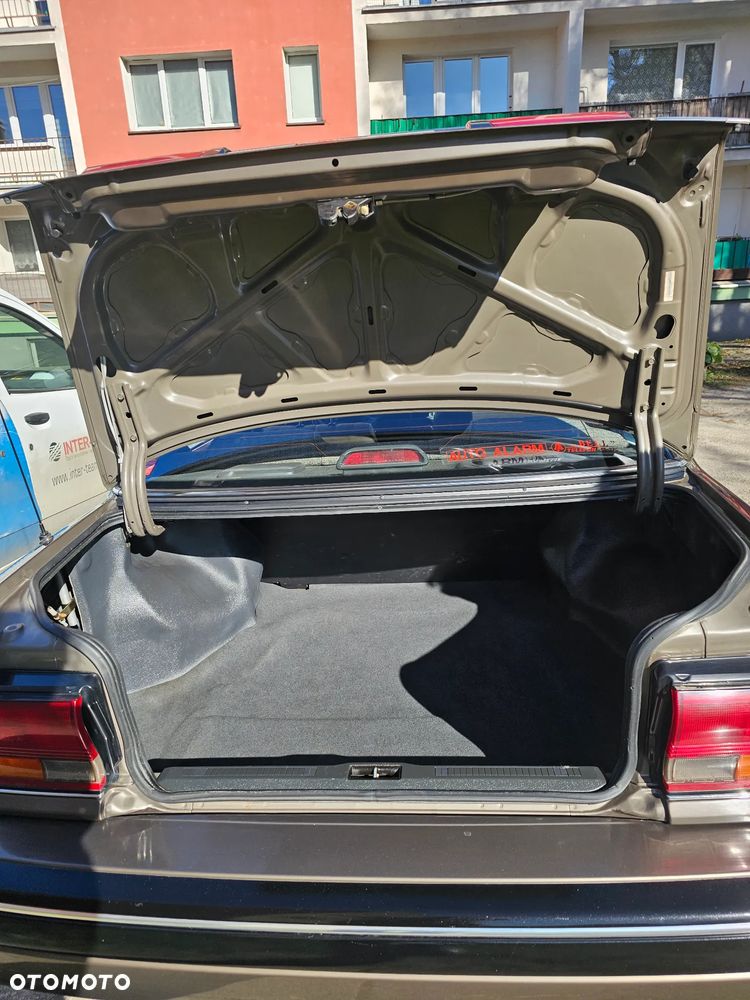 Mitsubishi Galant - 12
