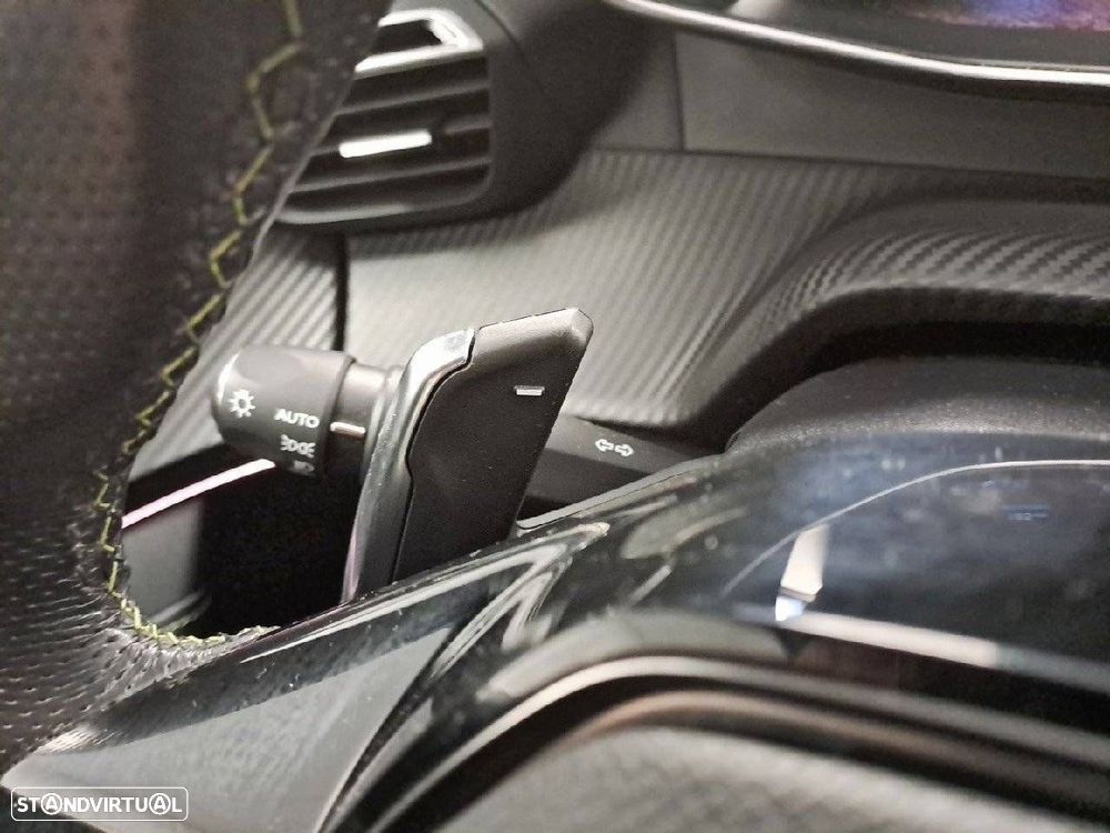 Peugeot 2008 1.2 PureTech GT EAT8 - 14