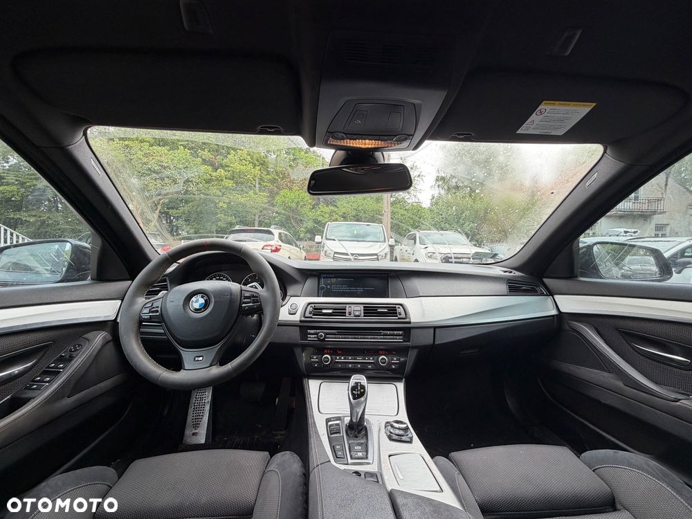 BMW Seria 5 525d xDrive - 9