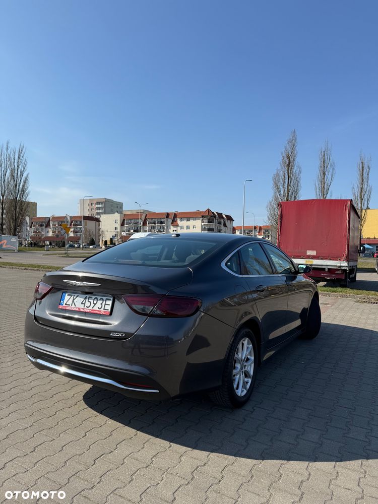 Chrysler 200 - 4