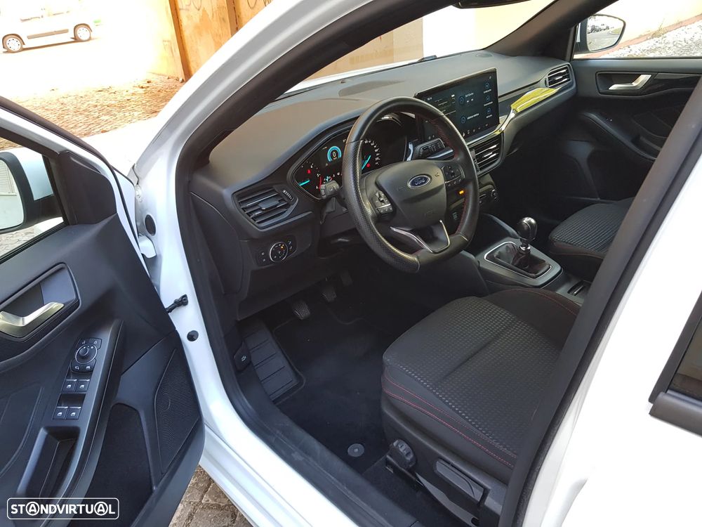 Ford Focus SW 1.5 TDCi EcoBlue ST-Line X - 14