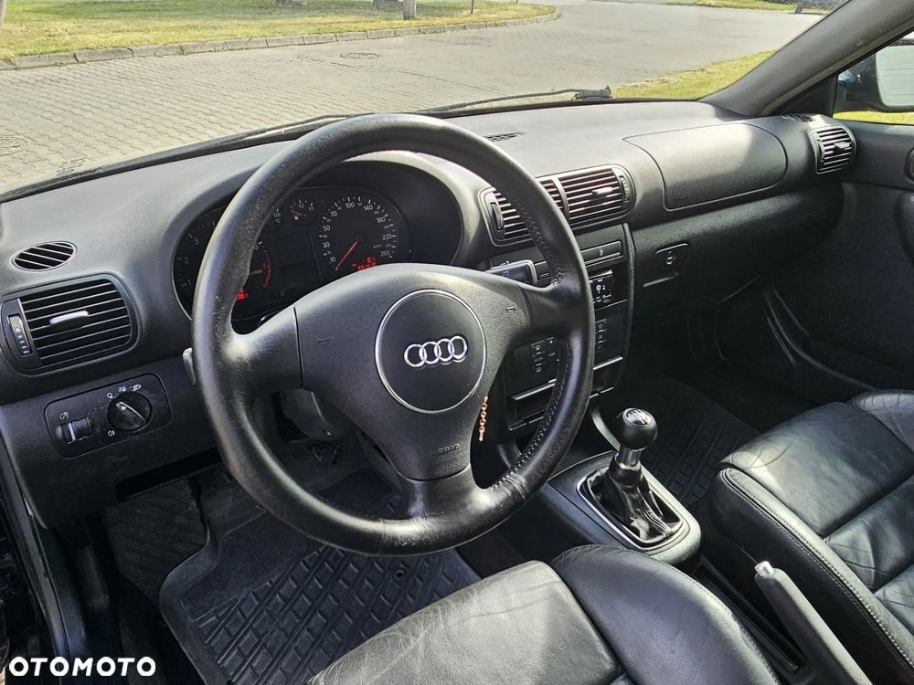 Audi A3 Sportback 1.8 Ambition - 8