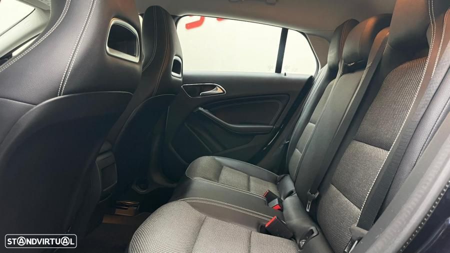 Mercedes-Benz CLA 200 Shooting Brake d 7G-DCT UrbanStyle Edition - 35