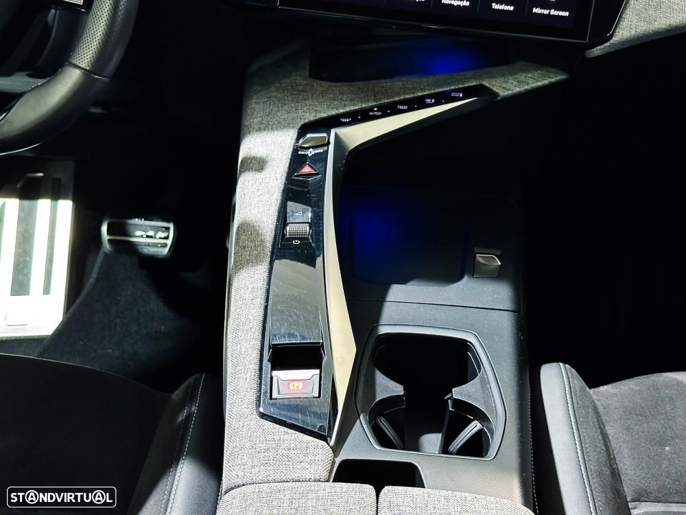 Peugeot E-3008 73 kWh Allure - 24