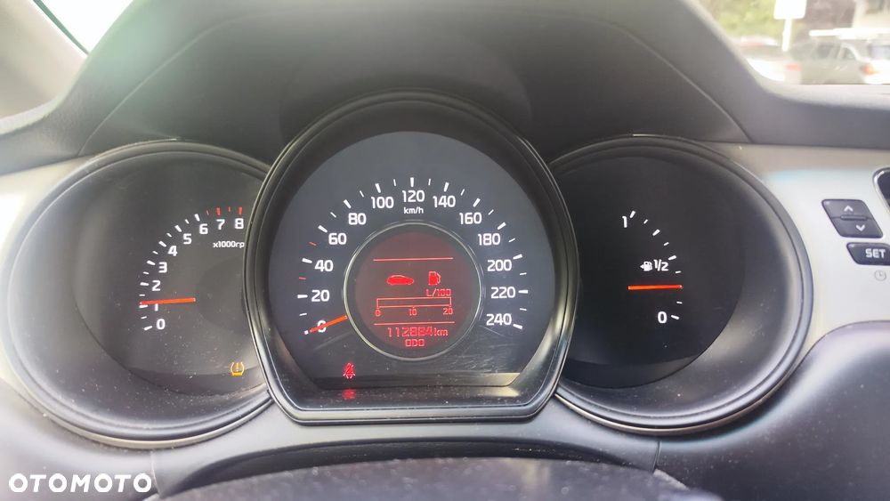Kia Ceed - 10