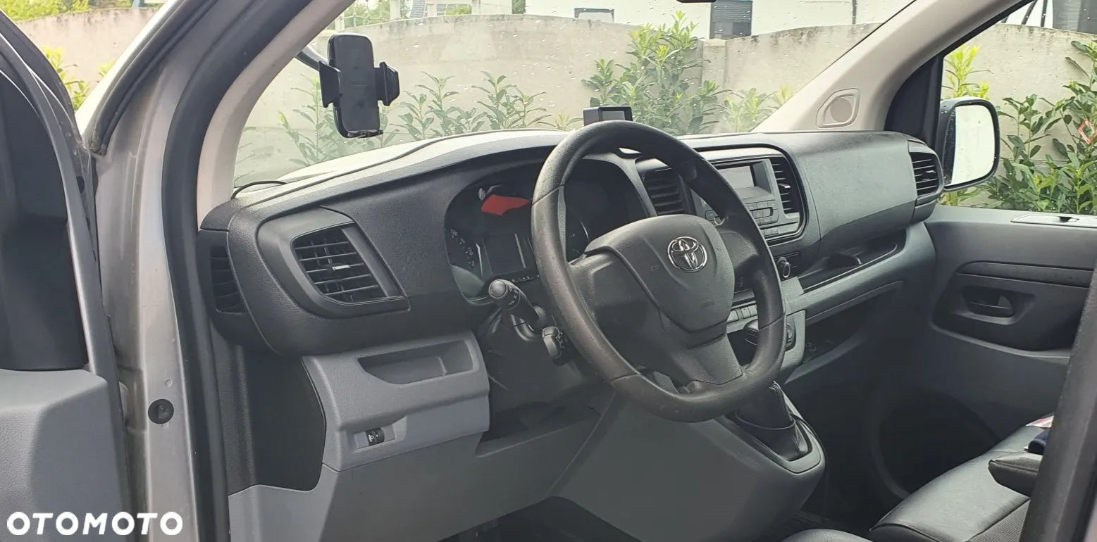 Toyota ProAce Kombi 1.5 D-4D Medium 2,7t - 7