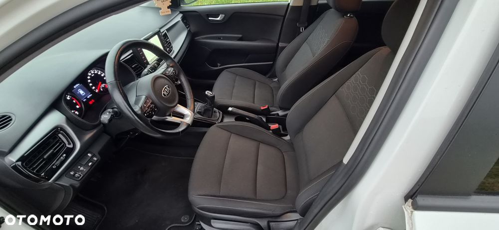 Kia Rio - 16