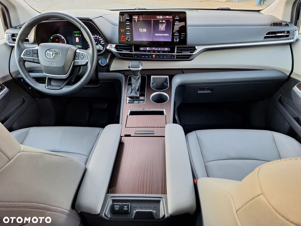 Toyota Sienna - 7