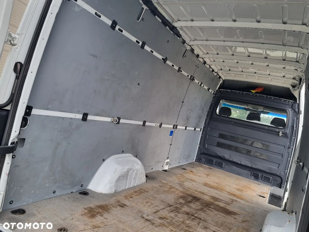 Mercedes-Benz Sprinter - 30