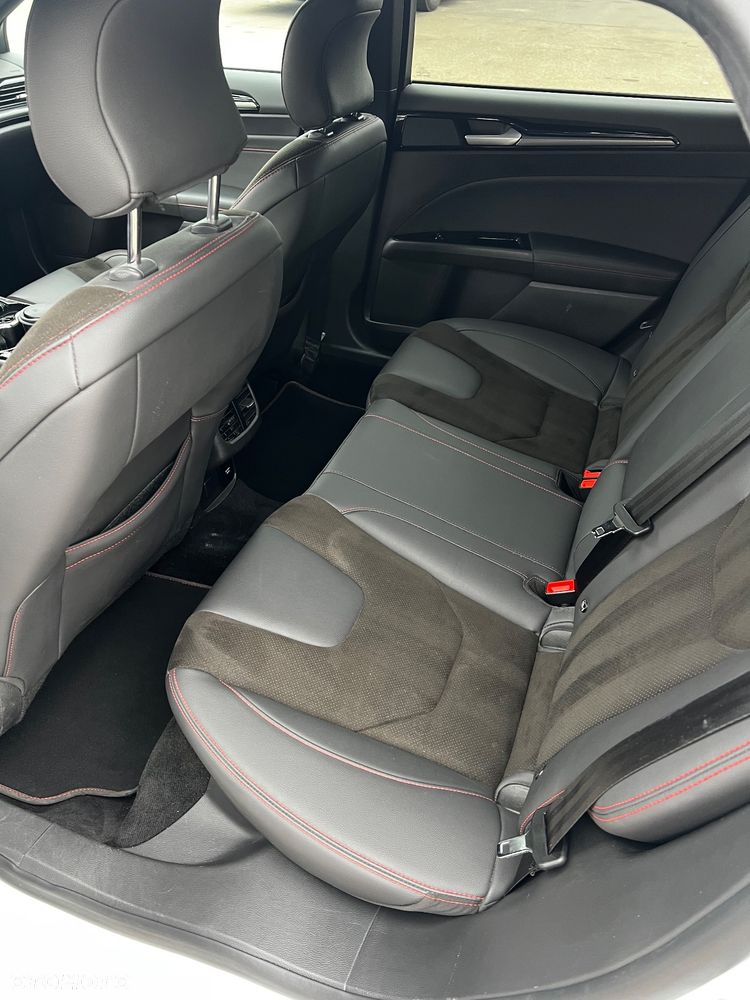 Ford Mondeo 2.0 EcoBlue ST-Line - 23