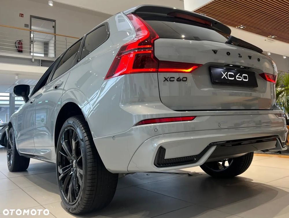 Volvo XC 60 T8 Plug-In Hybrid AWD Ultimate Black Edition - 11