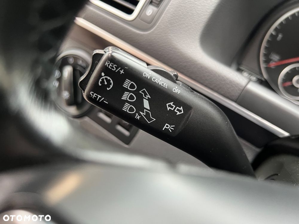 Volkswagen Touran 2.0 TDI DPF Highline - 36