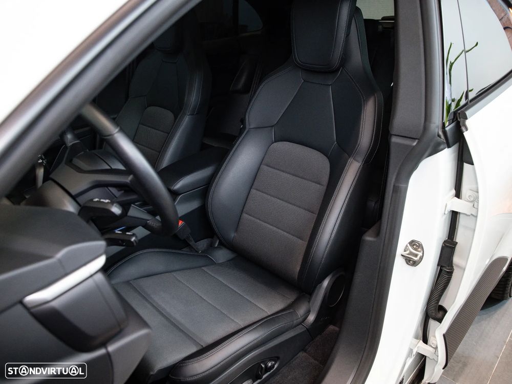 Porsche Macan Electric 4 - 20