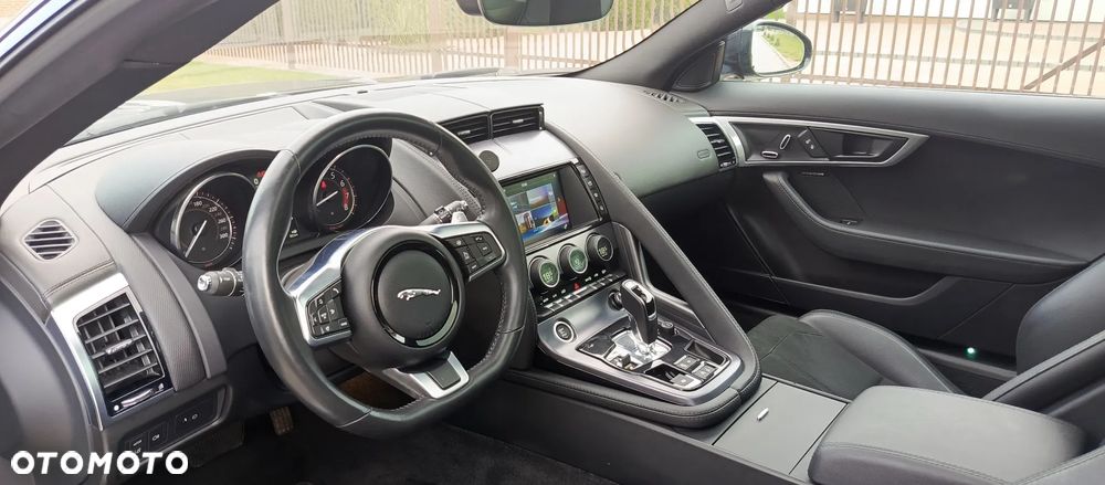 Jaguar F-Type 2.0 Turbo R-Dynamic - 12
