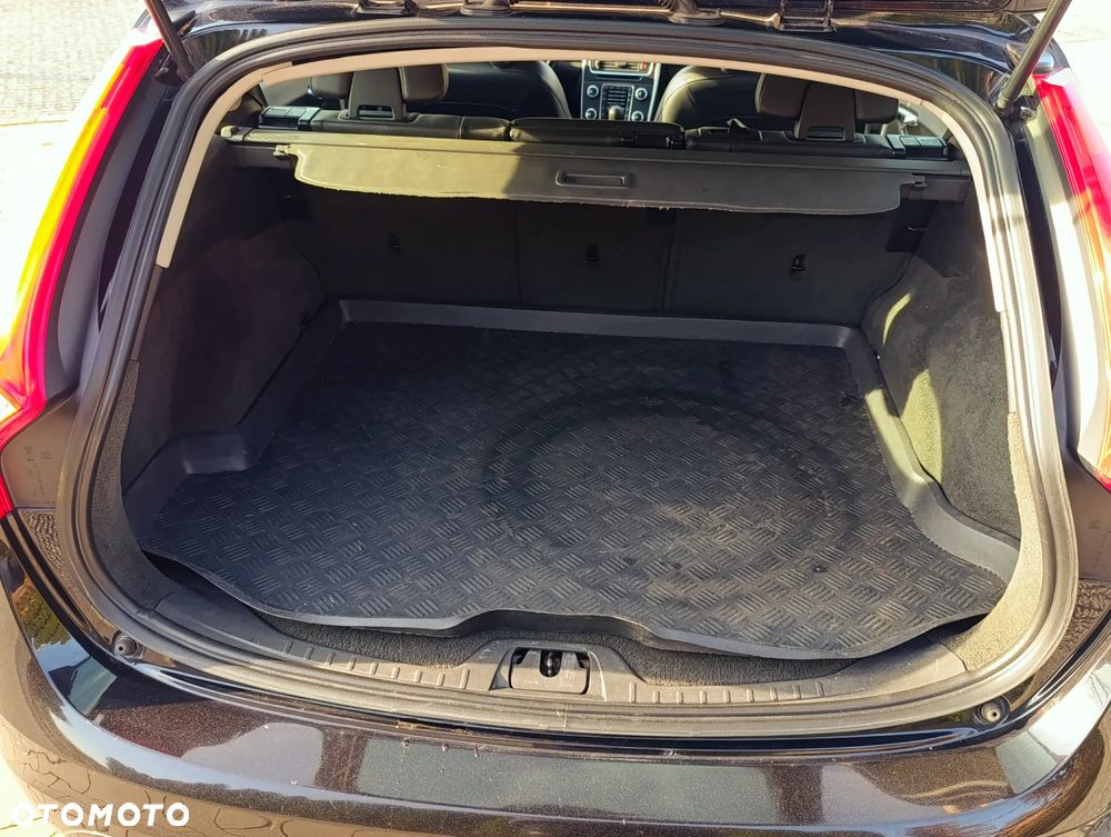 Volvo V60 D2 Momentum - 20