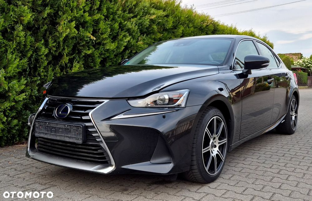 Lexus IS - 1