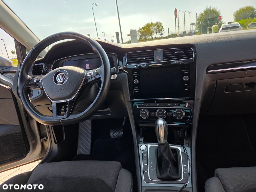 Volkswagen Golf - 4