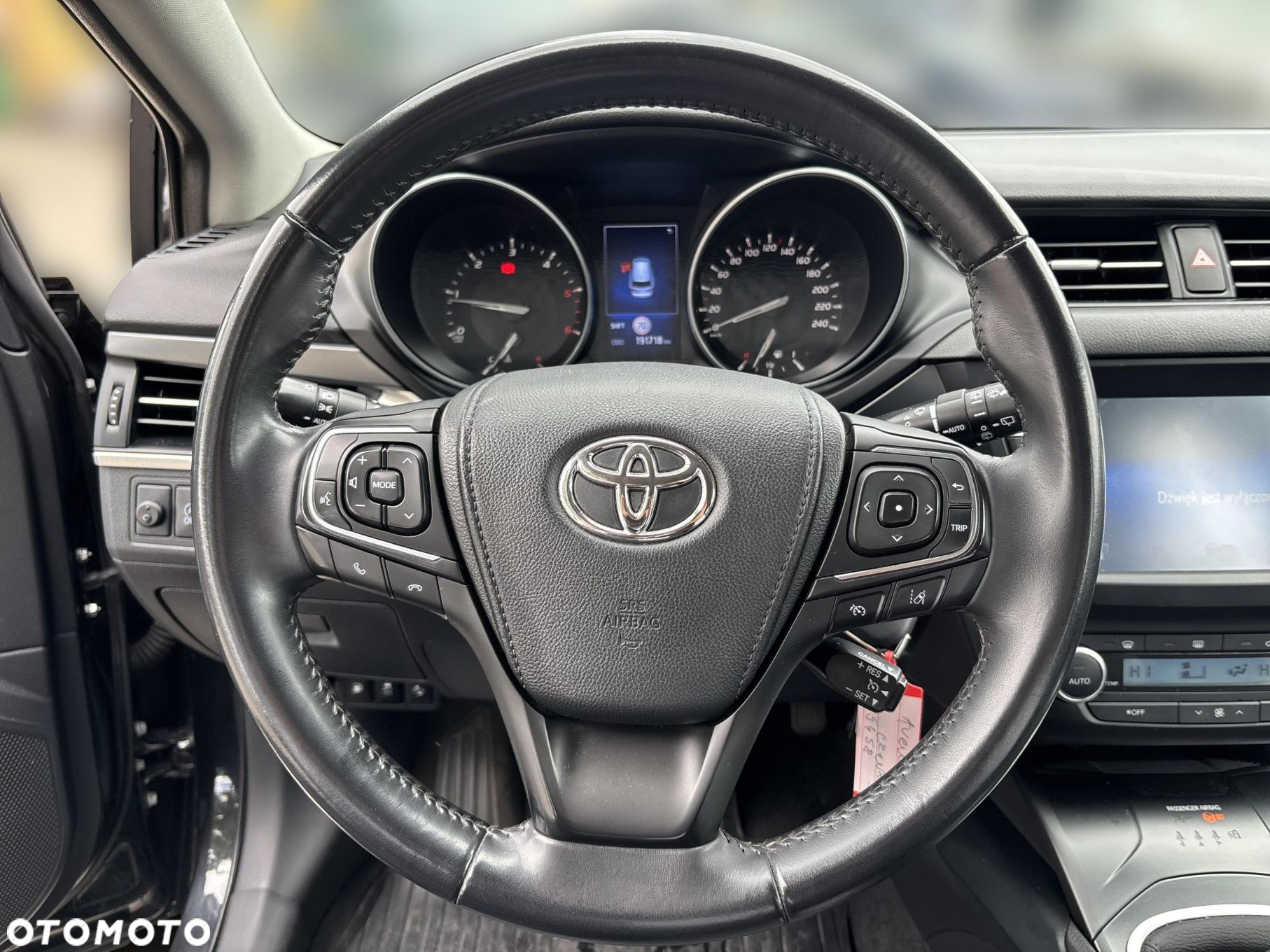 Toyota Avensis 2.0 D-4D Premium - 13