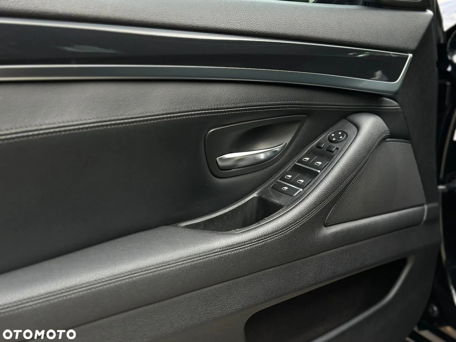 BMW Seria 5 520i Luxury Line - 17