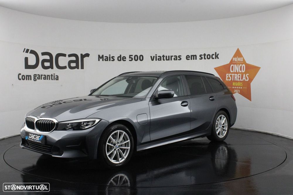 BMW 330 e Touring Auto - 4