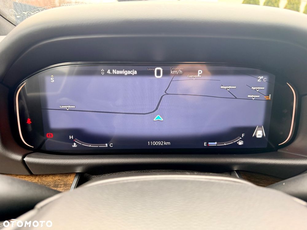 Jeep Grand Wagoneer - 25