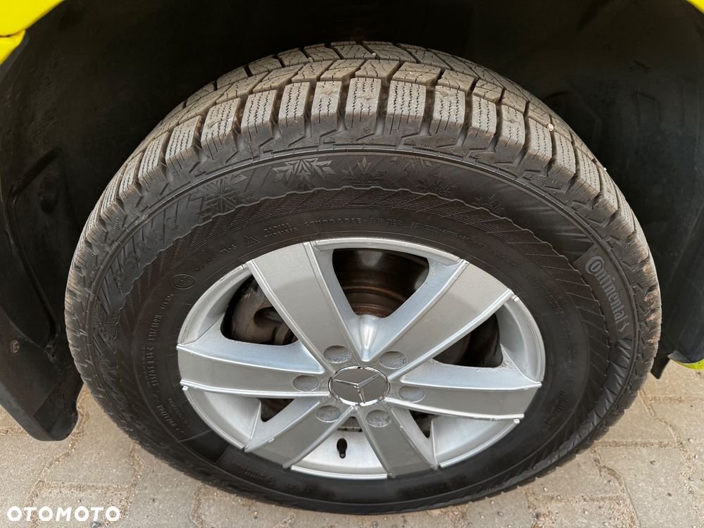 Mercedes-Benz Sprinter - 28