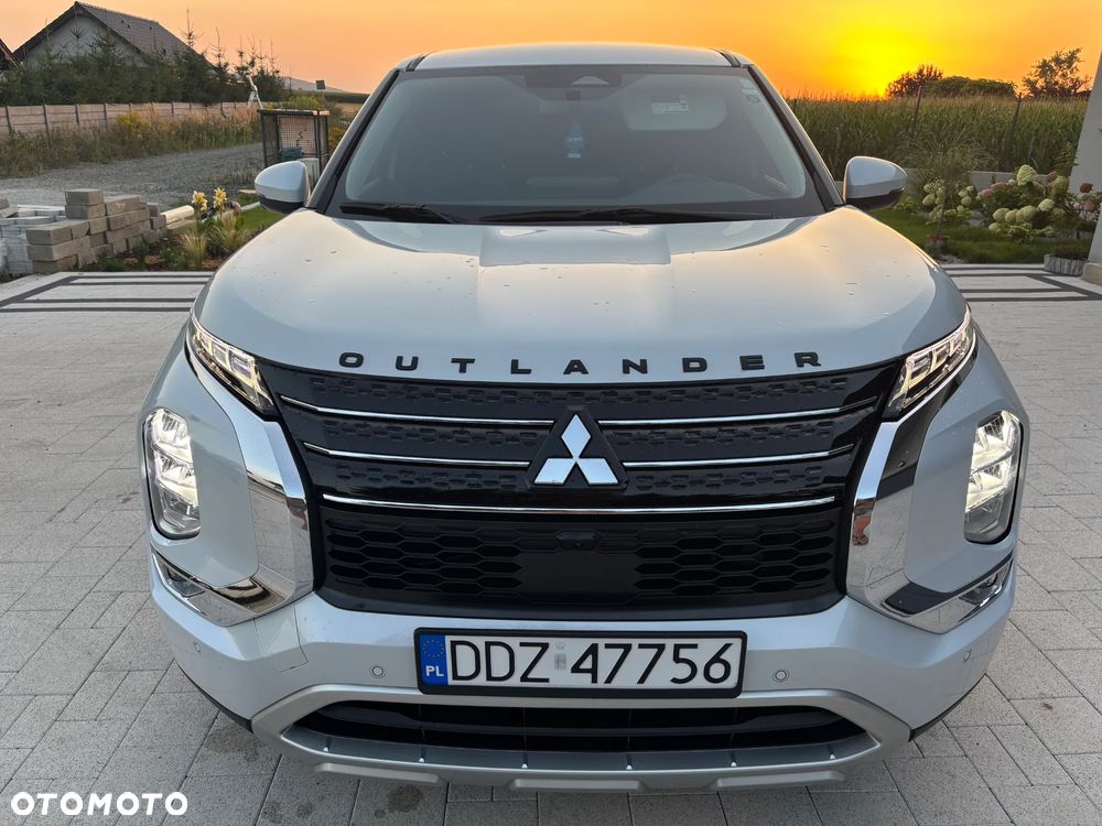 Mitsubishi Outlander - 3