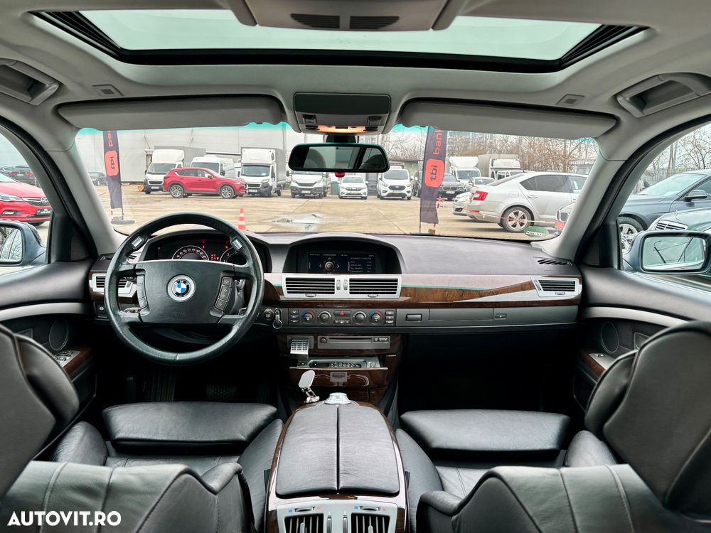 BMW Seria 7 745i - 10
