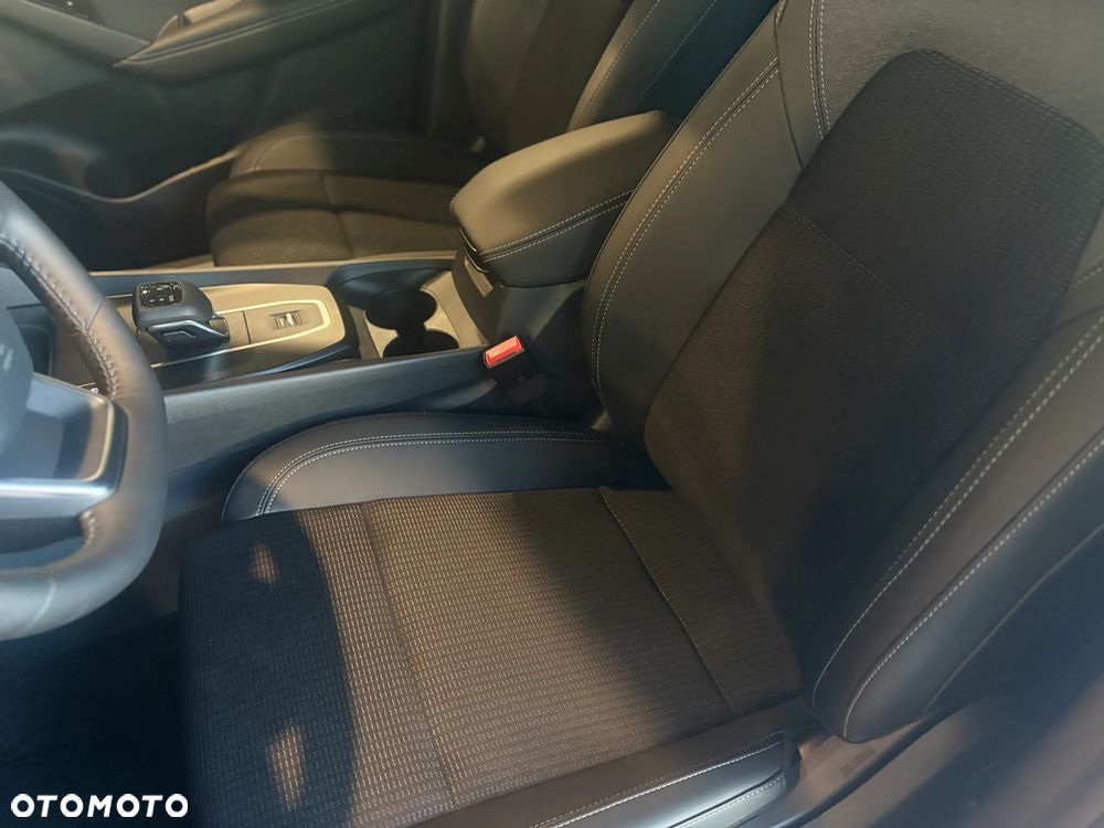 Nissan Qashqai 1.3 DIG-T mHEV N-Connecta Xtronic - 12