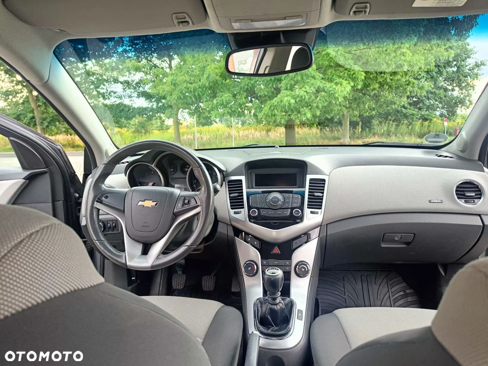 Chevrolet Cruze 1.6 - 6