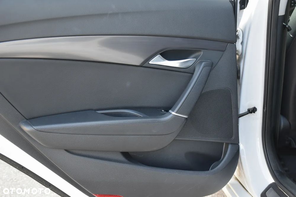 Hyundai i40 Kombi 1.7 CRDi Premium - 36
