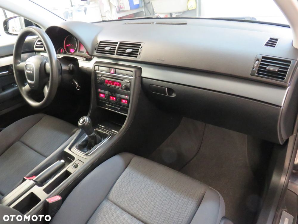 Audi A4 Avant - 33