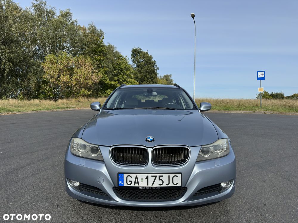 BMW Seria 3 320i Edition Sport - 2