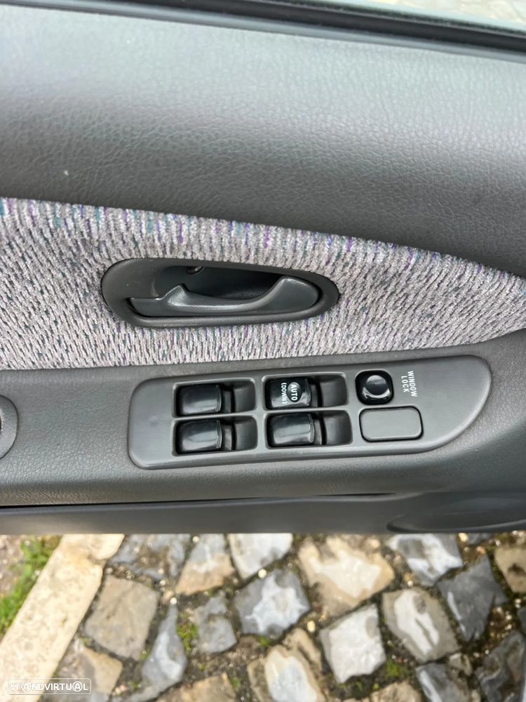 Mitsubishi Lancer 1300 GLXi - 13