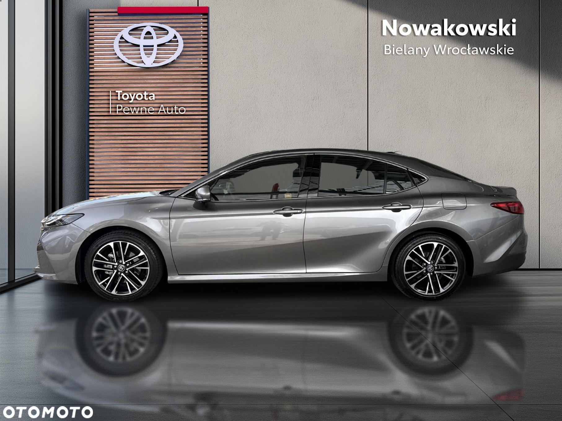 Toyota Camry - 2