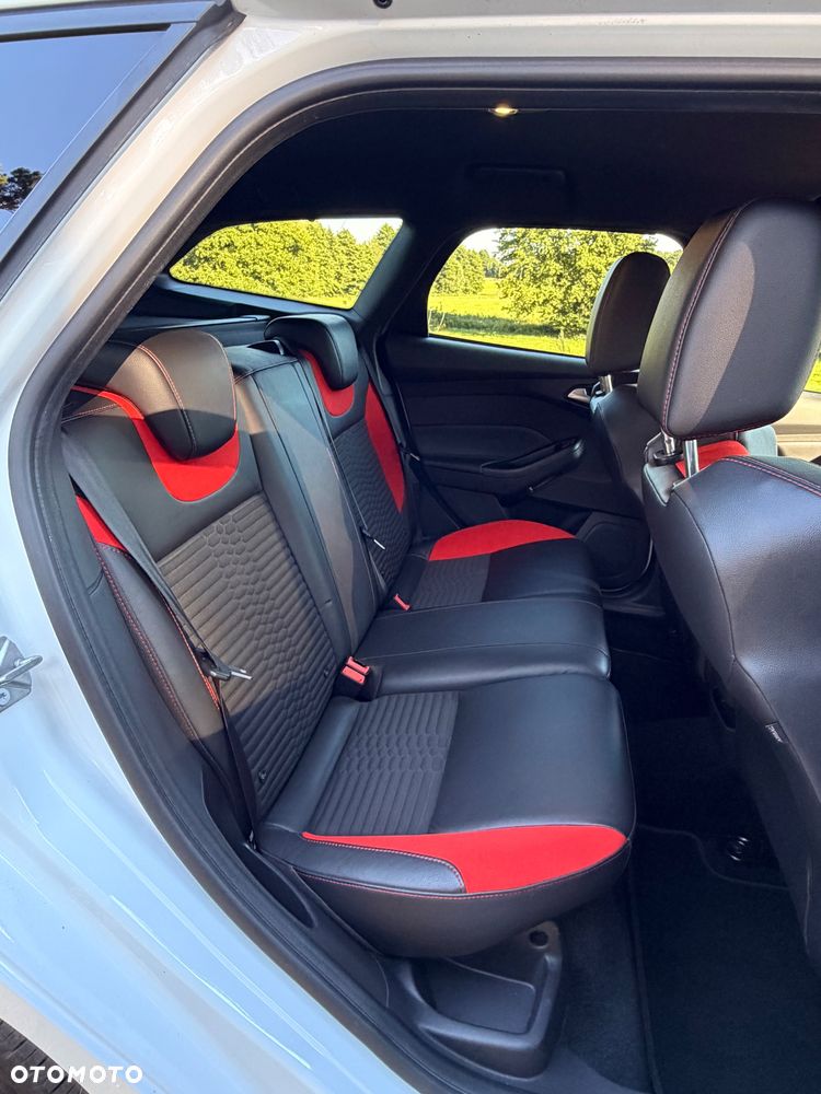 Ford Focus 2.0 EcoBoost ST-2 - 24