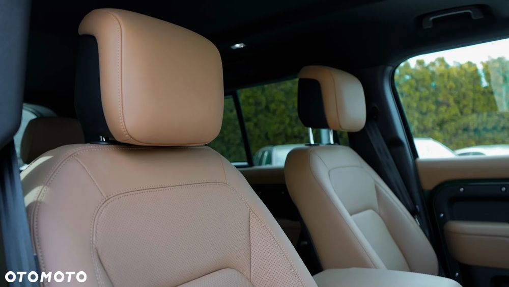 Land Rover Defender 3.0 D350 mHEV X-Dynamic SE - 30