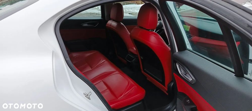 Alfa Romeo Giulia 2.2 D Turbo Super - 23
