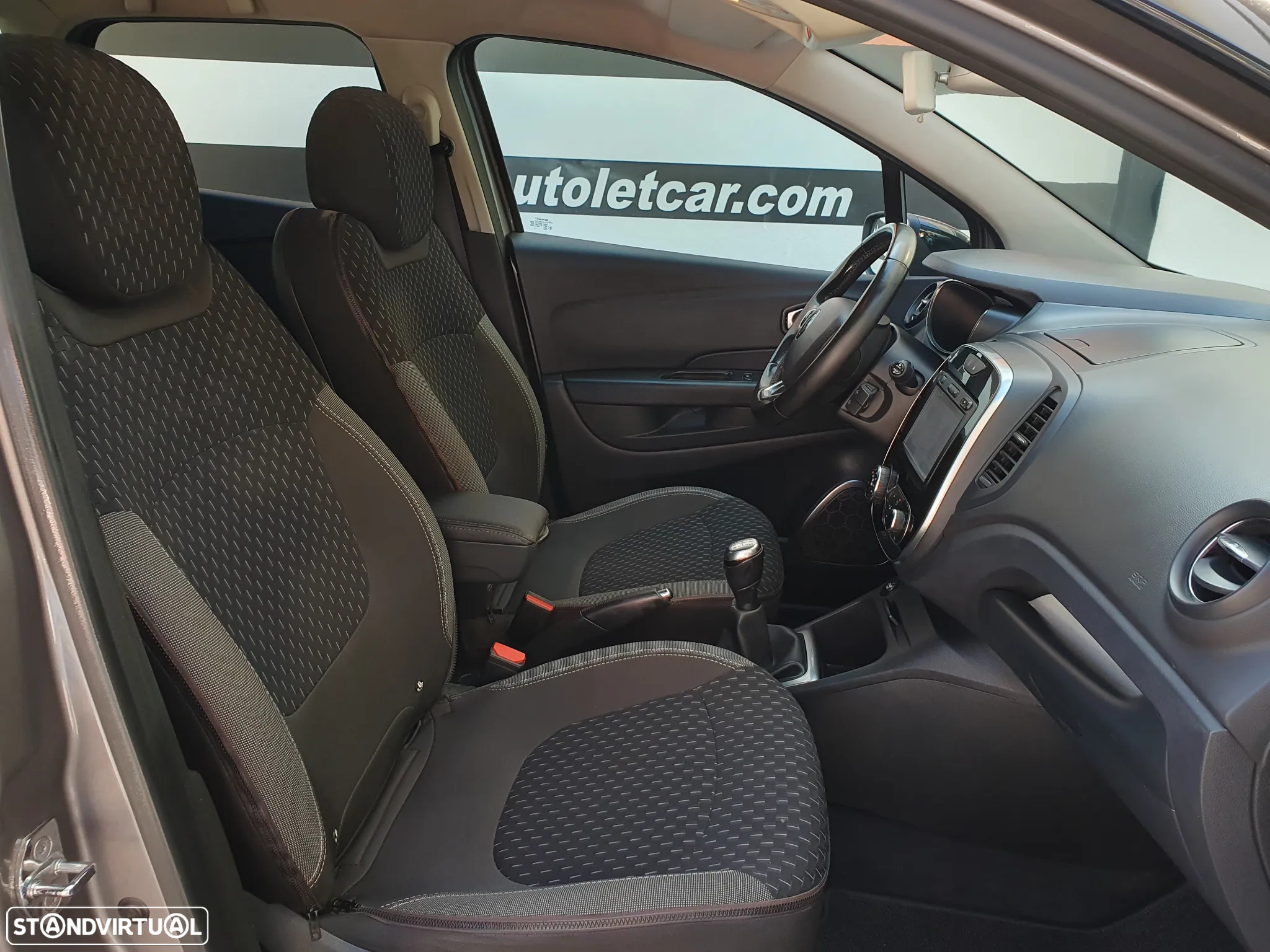 Renault Captur 0.9 TCE Exclusive - 4