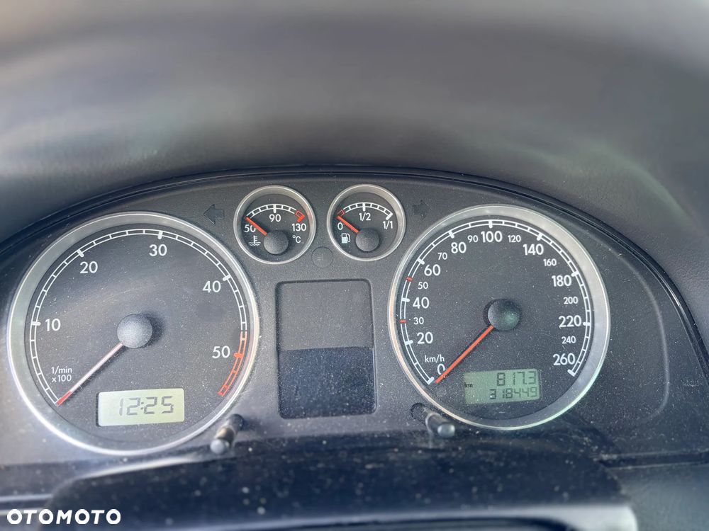 Volkswagen Passat - 10