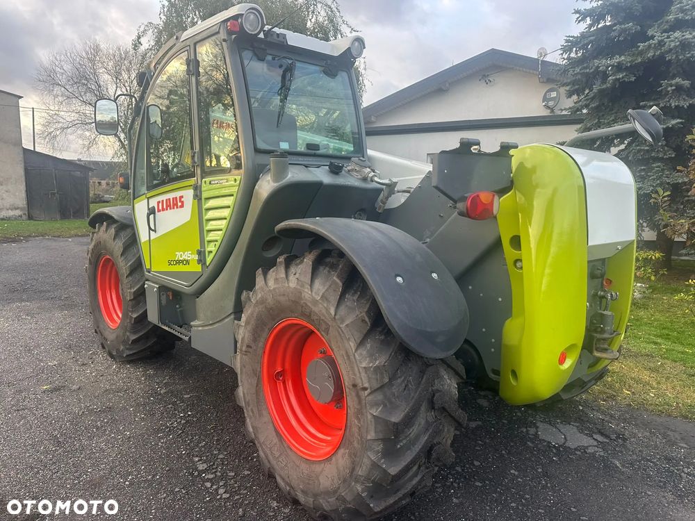 Claas Scorpion 7045 Plus - 10