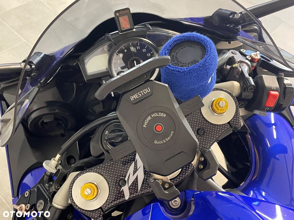 Yamaha R1 - 13