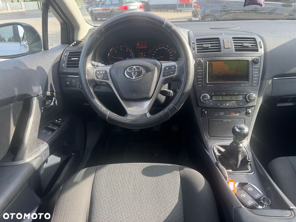 Toyota Avensis 2.2 D-CAT Combi Executive - 23