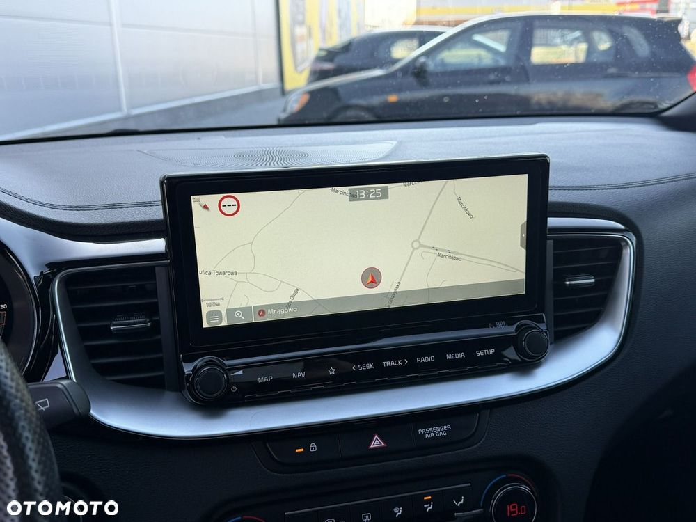 Kia Ceed 1.6 CRDi (48V Mild-Hybrid) DCT7 GT Line - 27