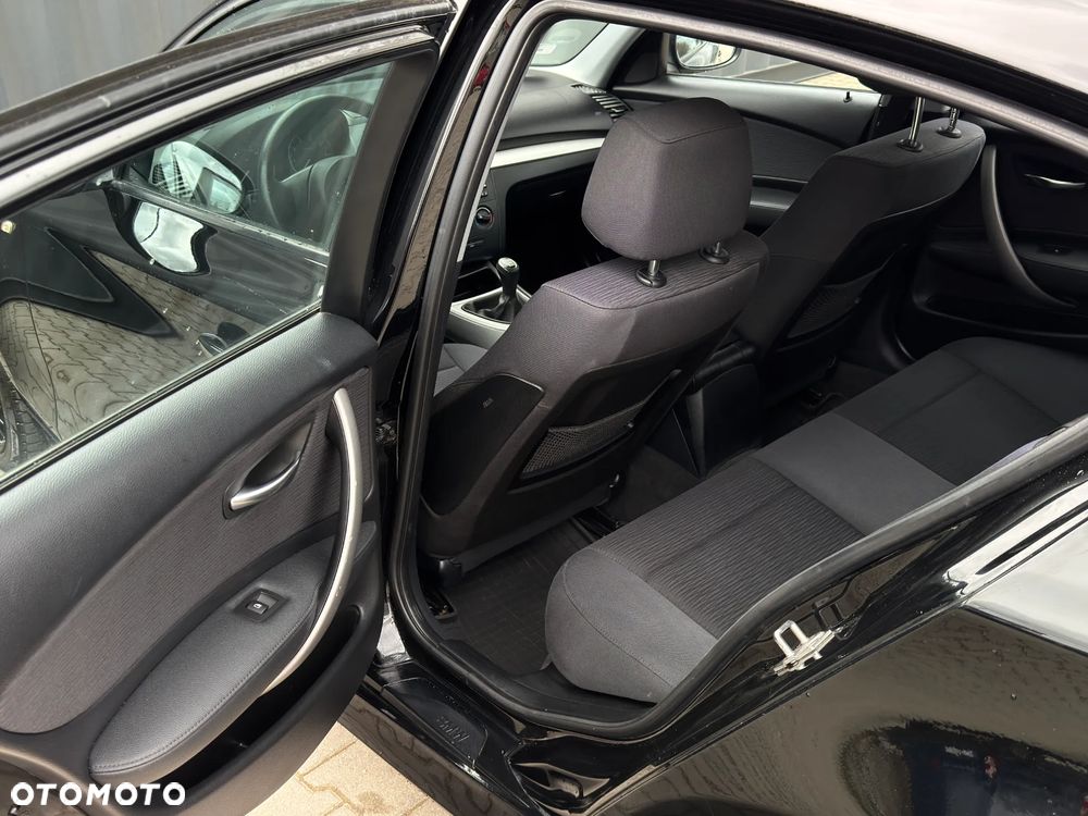 BMW Seria 1 - 15