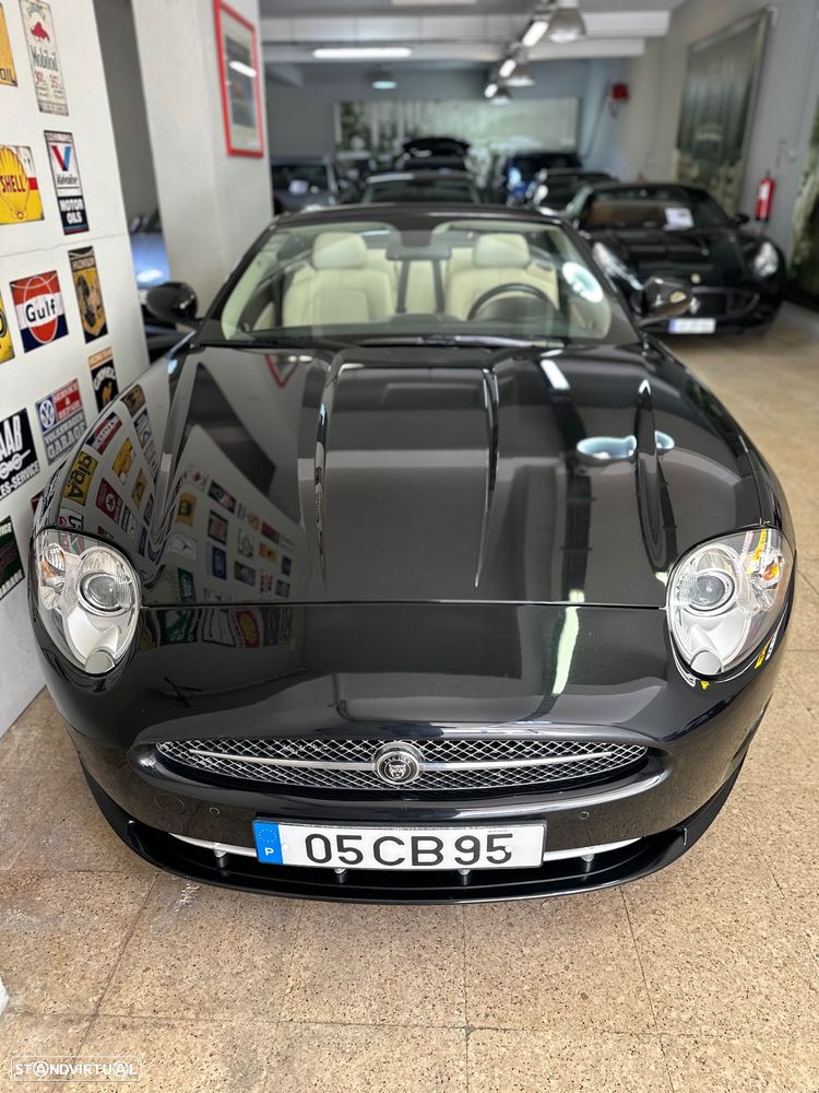 Jaguar XK 4.2 V8 Convertible - 1