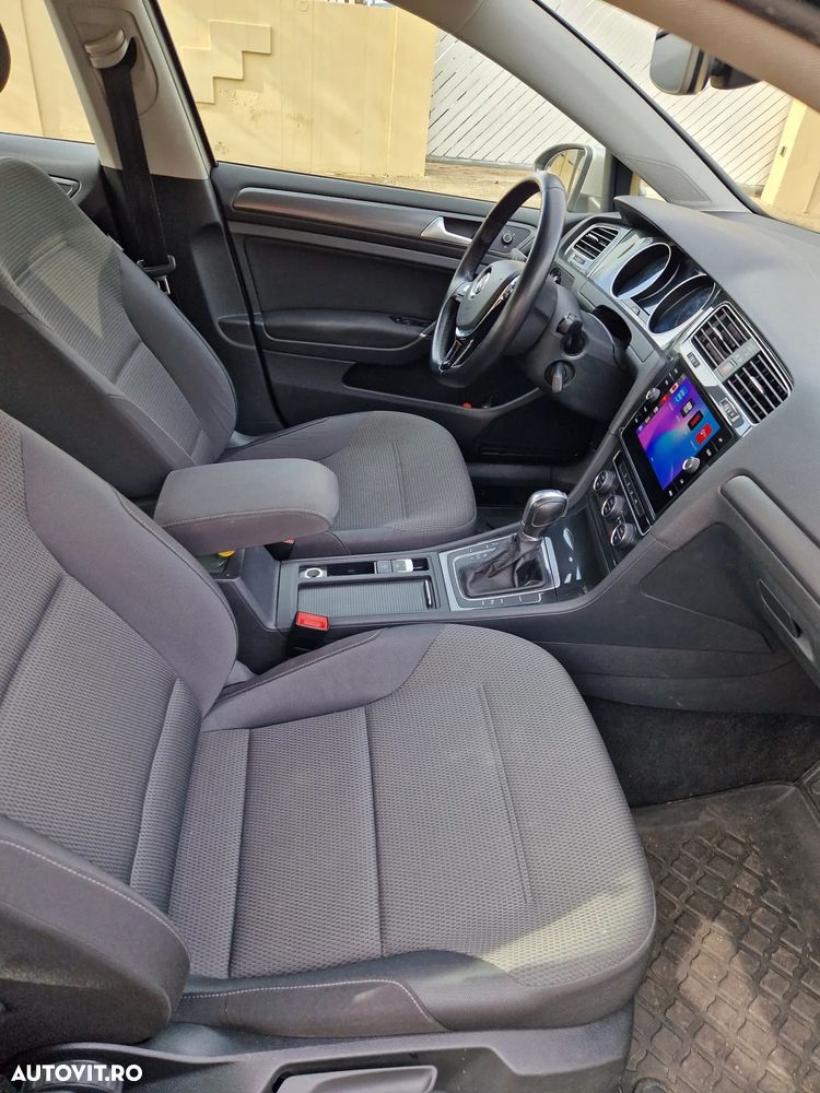 Volkswagen Golf - 5