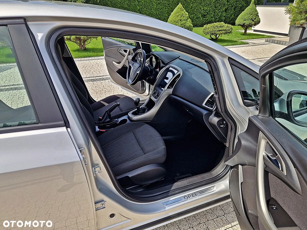 Opel Astra 1.4 Turbo 150 Jahre - 15