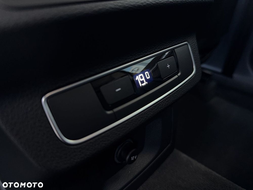 Audi Q5 Sportback - 12