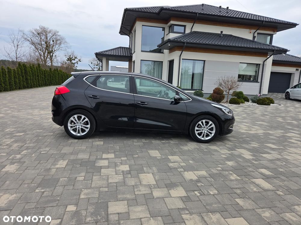 Kia Ceed 1.6 GDI ISG Dream Team Edition - 16